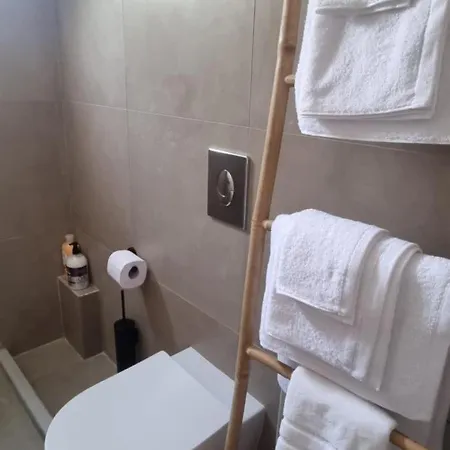 Guru Aparthotel