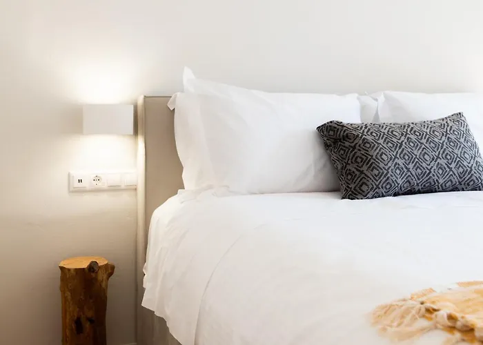 Guru 3* Mykonos Town